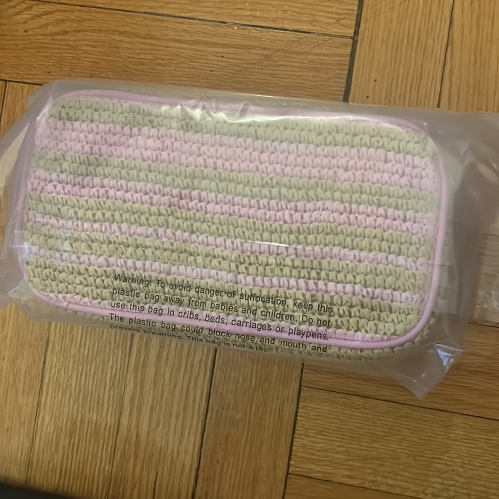 Stoney clover lane woven pouch nwt - Picture 2 of 2